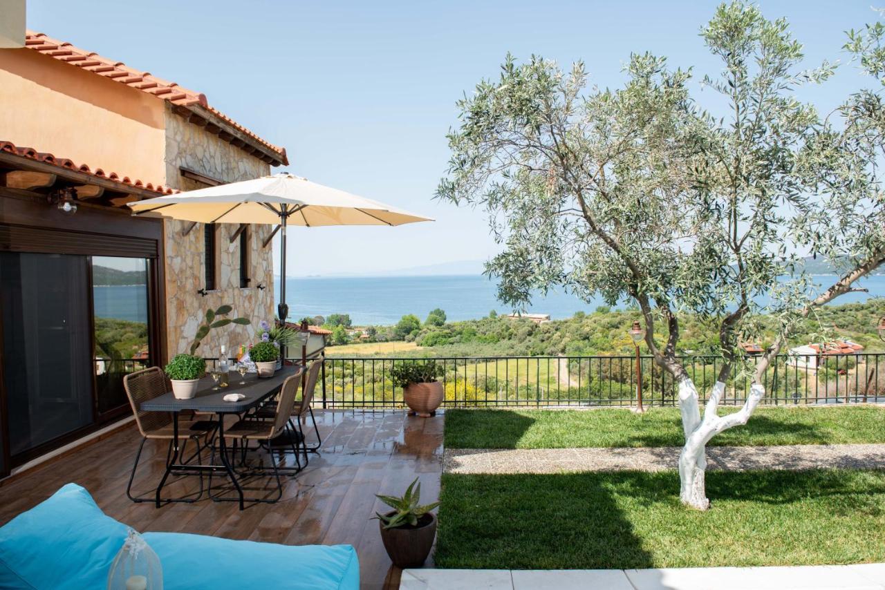 Dandy Villas Nea Roda - Melodic Waves - Private - Pool - Parking - Cellar المظهر الخارجي الصورة