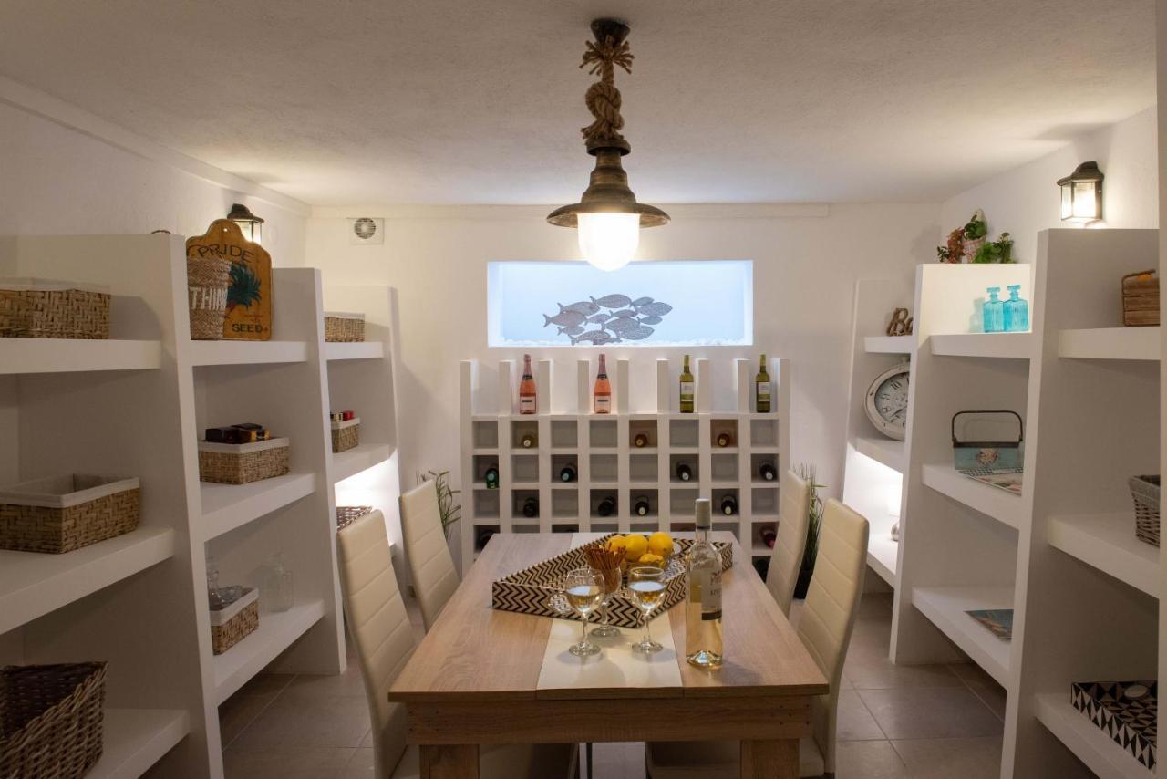 Dandy Villas Nea Roda - Melodic Waves - Private - Pool - Parking - Cellar المظهر الخارجي الصورة