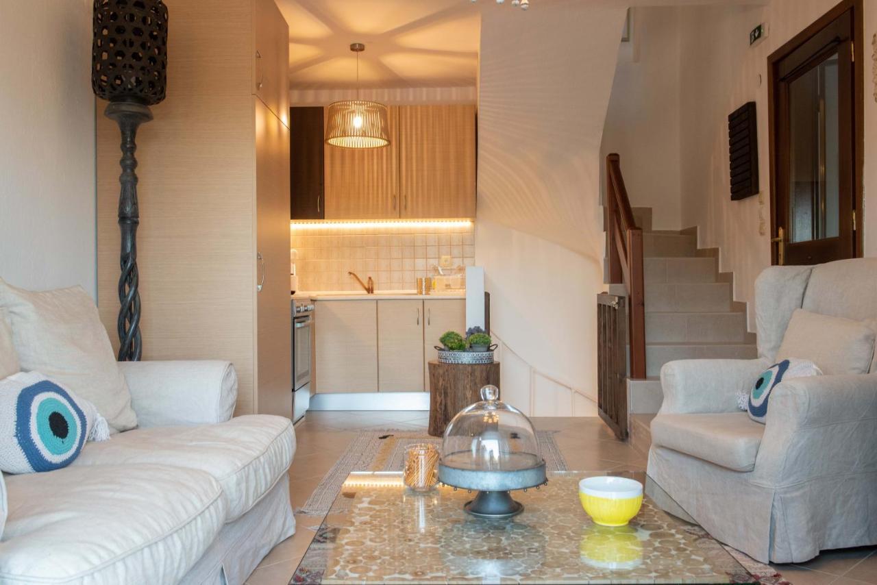 Dandy Villas Nea Roda - Melodic Waves - Private - Pool - Parking - Cellar المظهر الخارجي الصورة