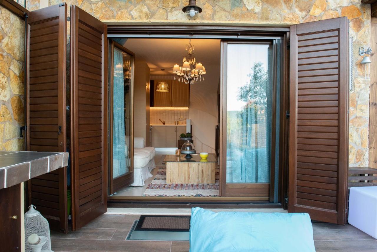 Dandy Villas Nea Roda - Melodic Waves - Private - Pool - Parking - Cellar المظهر الخارجي الصورة