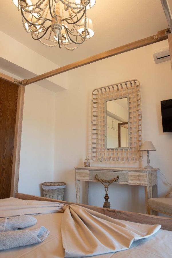 Dandy Villas Nea Roda - Melodic Waves - Private - Pool - Parking - Cellar المظهر الخارجي الصورة